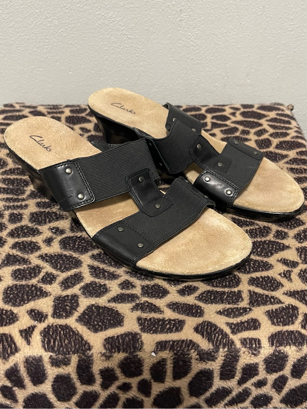 Clarks Low Heel Slip On Strappy Sandals Black Leather Comfort Womens 9